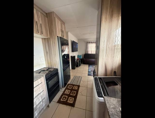 3 BEDROOM HOUSE FOR SALE IN STRETFORD